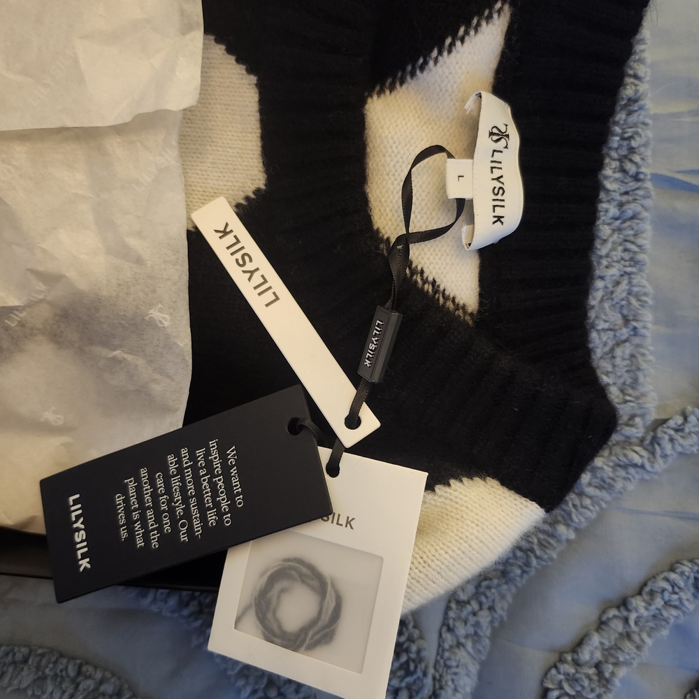 BRAND NEW in Gift Box With Tags Womens LilySilk  Round Neck Argyle Sweater Large - Picture 8 of 12